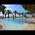 Front De Et Piscines דירה *