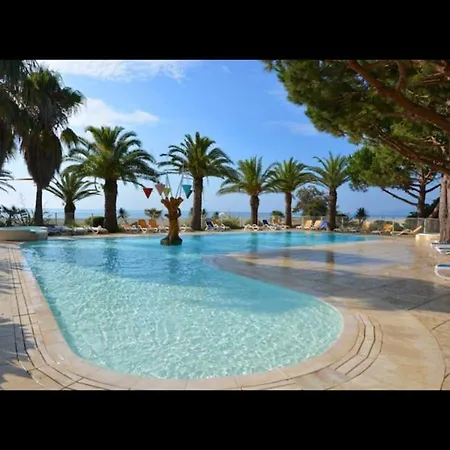 Front De Et Piscines شقة *
